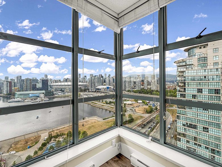 2302 1188 Quebec Street