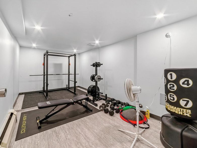 101 2910 Ontario Street