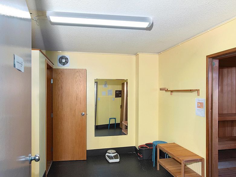 302 1435 Nelson Street