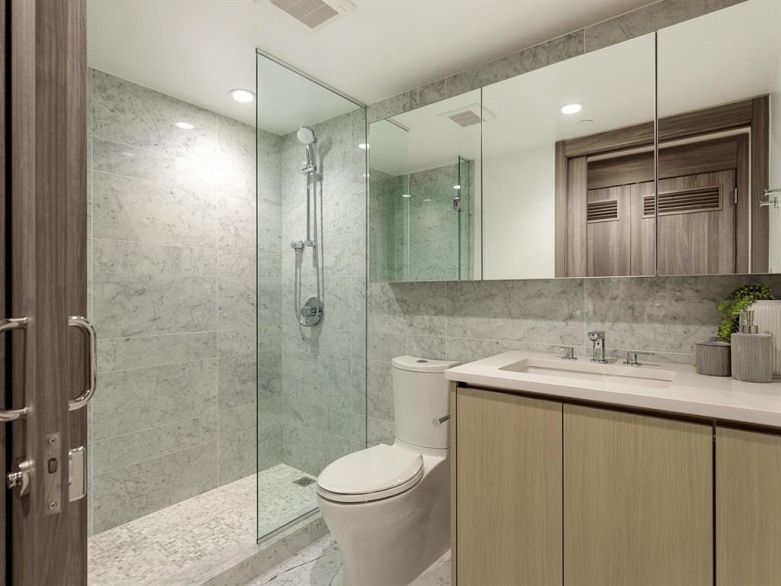 911 1768 Cook Street