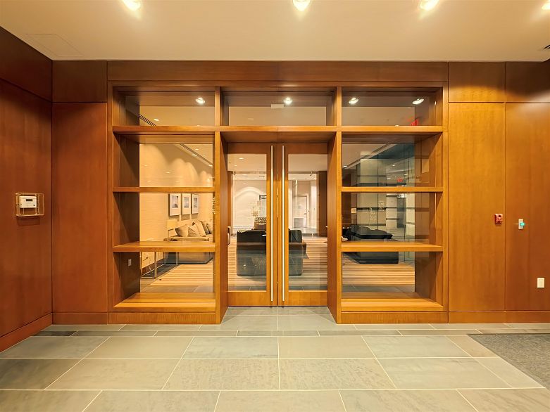 1707 1028 Barclay Street