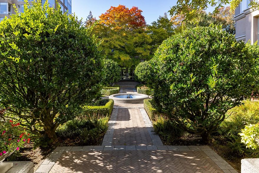 1302 2668 Ash Street