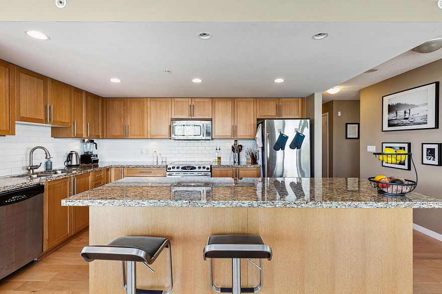 2102 125 Milross Avenue