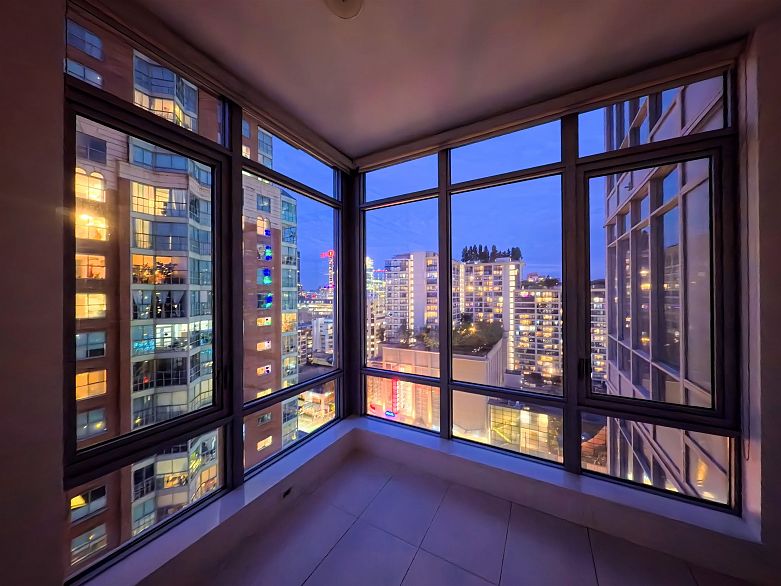 1707 1028 Barclay Street