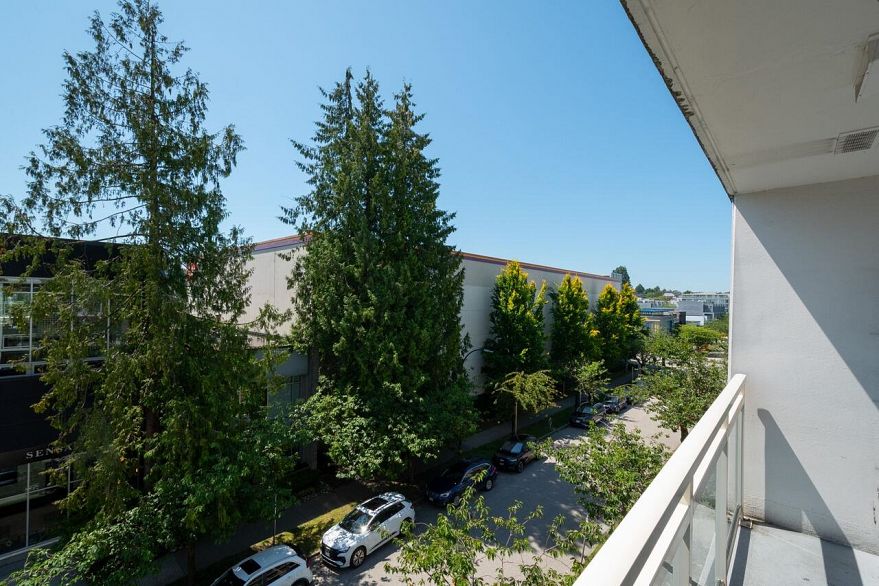 408 1635 W 3rd Avenue