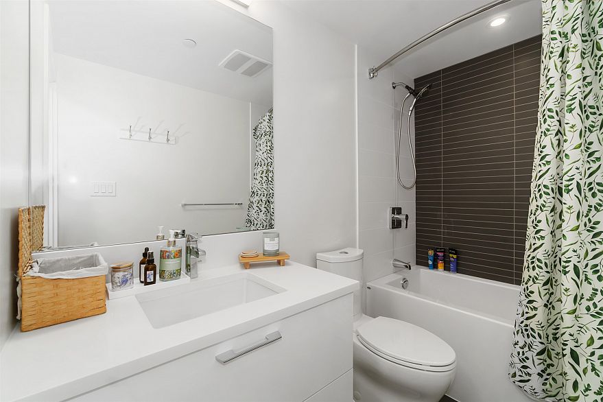 1502 8538 River District Crossing