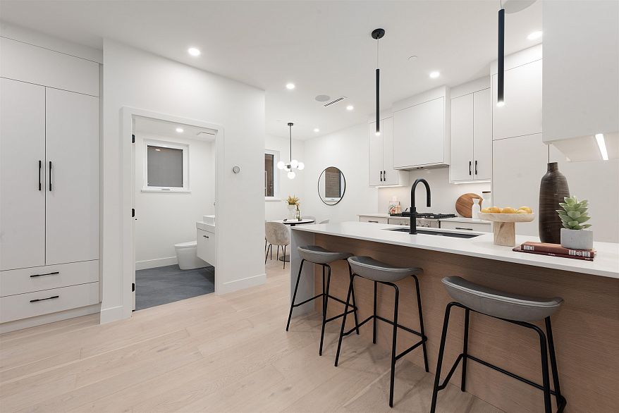 1 65 E King Edward Avenue