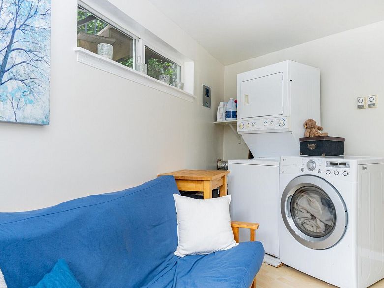 3706 W King Edward Avenue