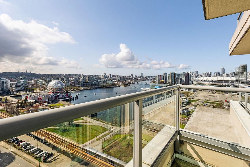 2102 125 Milross Avenue