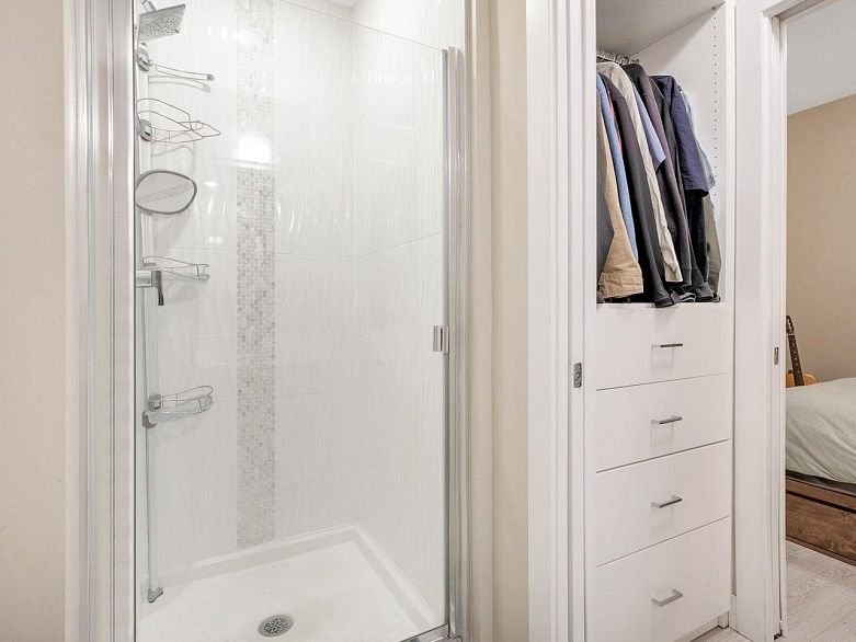 PH5 2889 E 1st Avenue