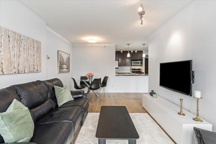 1805 58 Keefer Place