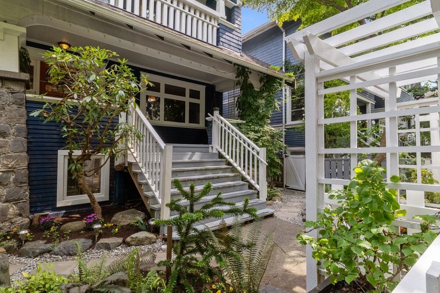 2220 Stephens Street