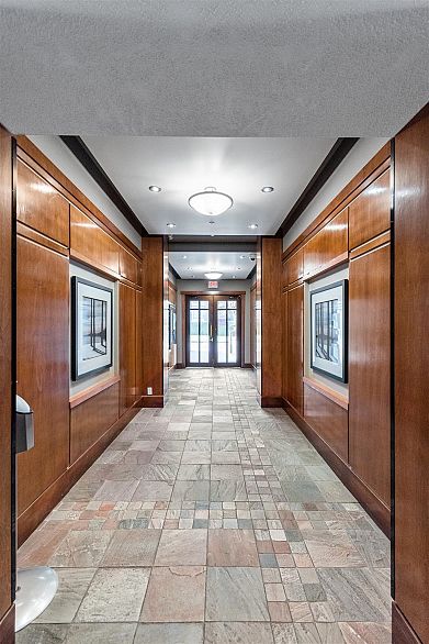 404 2388 Western Parkway