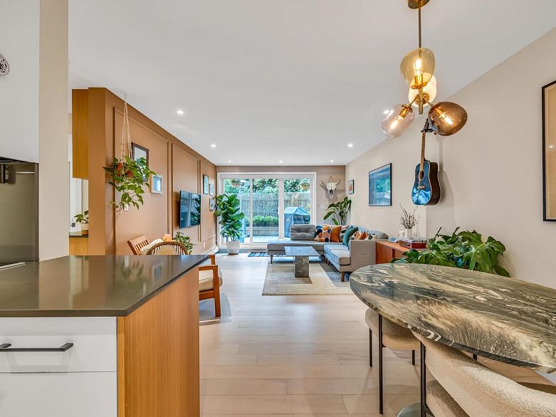 102 334 E 5th Avenue