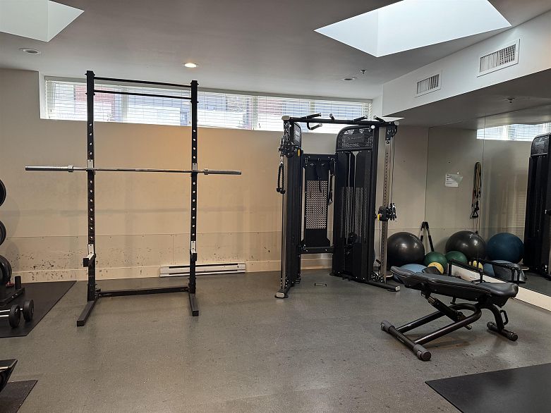 903 2788 Prince Edward Street