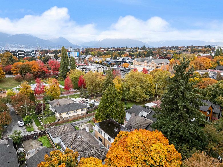 1 1166 E 11th Avenue