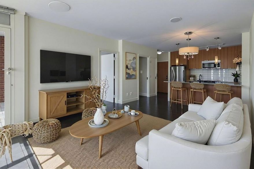 201 2321 Scotia Street