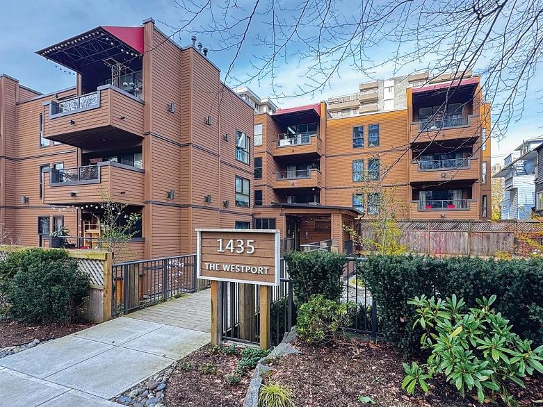 302 1435 Nelson Street