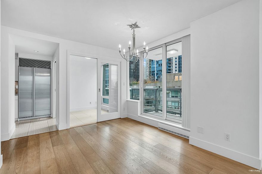 806 590 Nicola Street