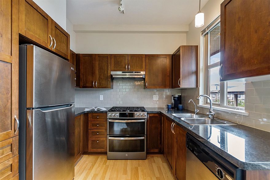 404 2388 Western Parkway