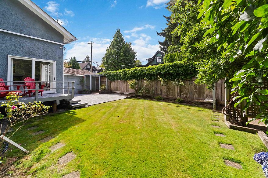 1120 Devonshire Crescent