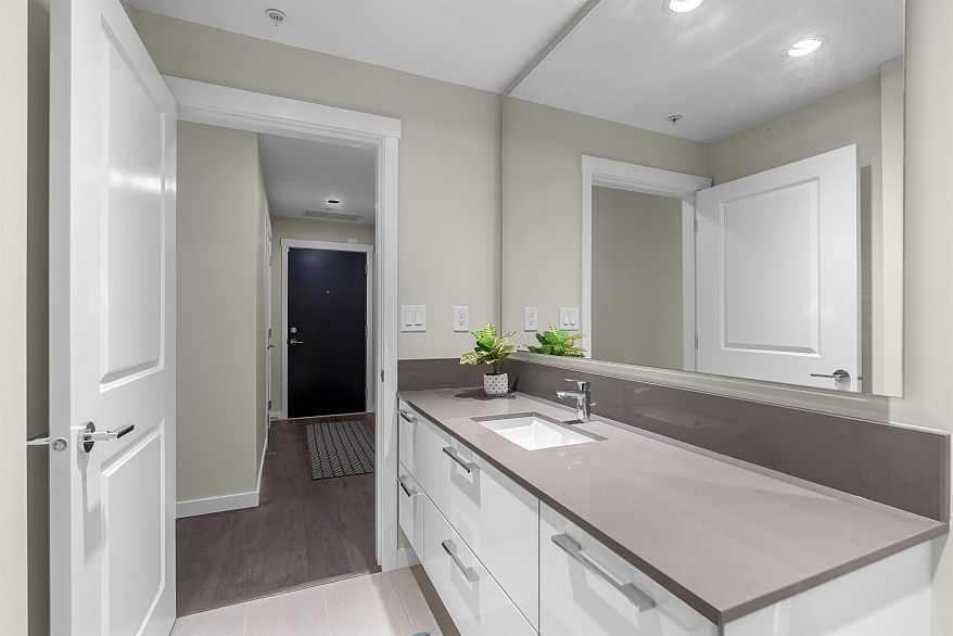 101 3487 Binning Road