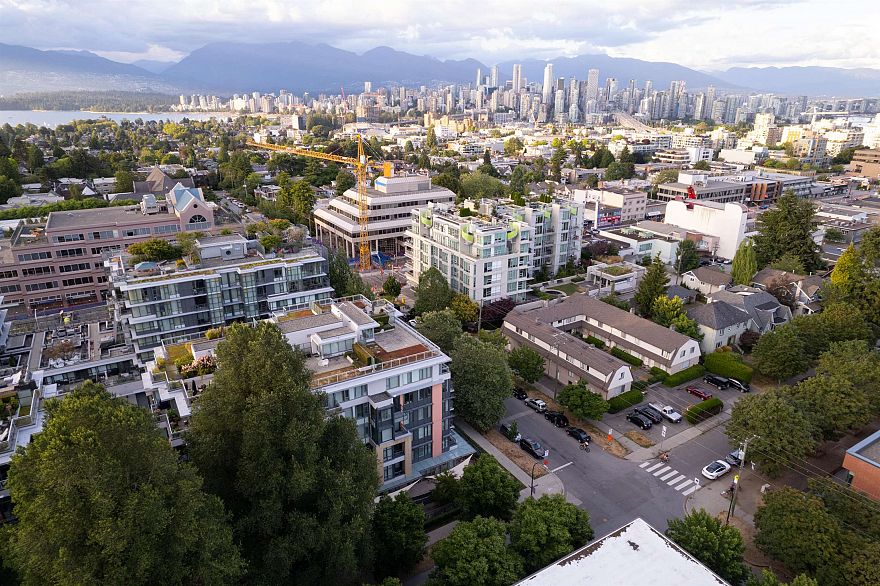 309 2565 Maple Street