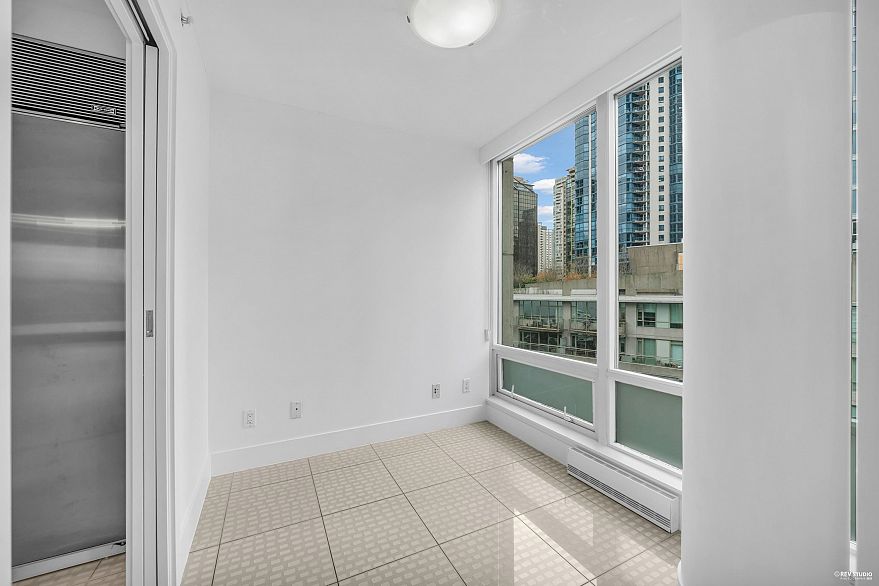 806 590 Nicola Street