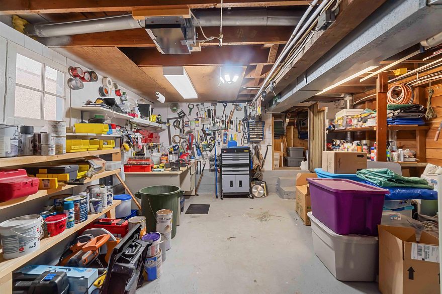 2235 East 52nd Avenue