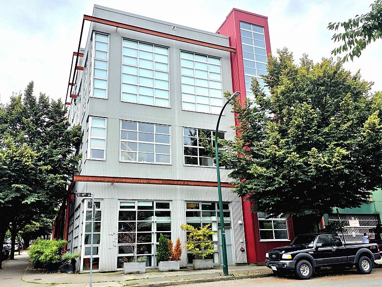 201 272 E 4th Avenue