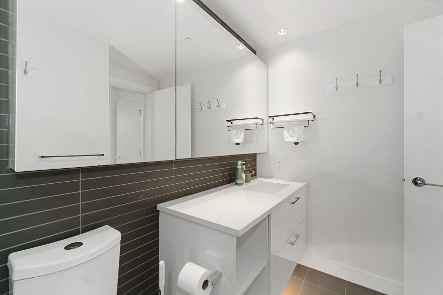 1502 8538 River District Crossing