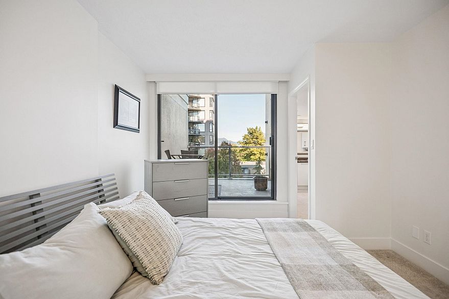 205 1633 W 8th Avenue