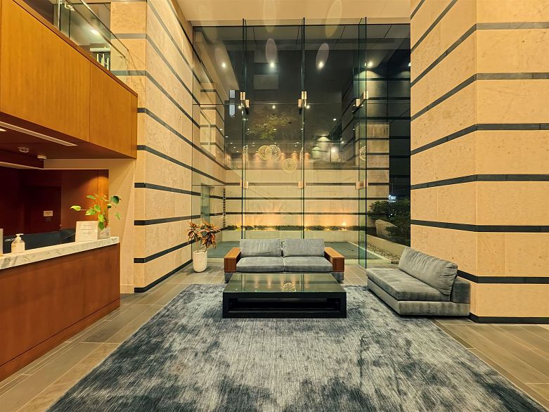 1707 1028 Barclay Street