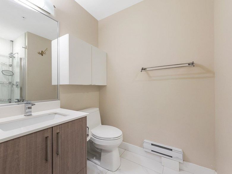 PH5 2889 E 1st Avenue