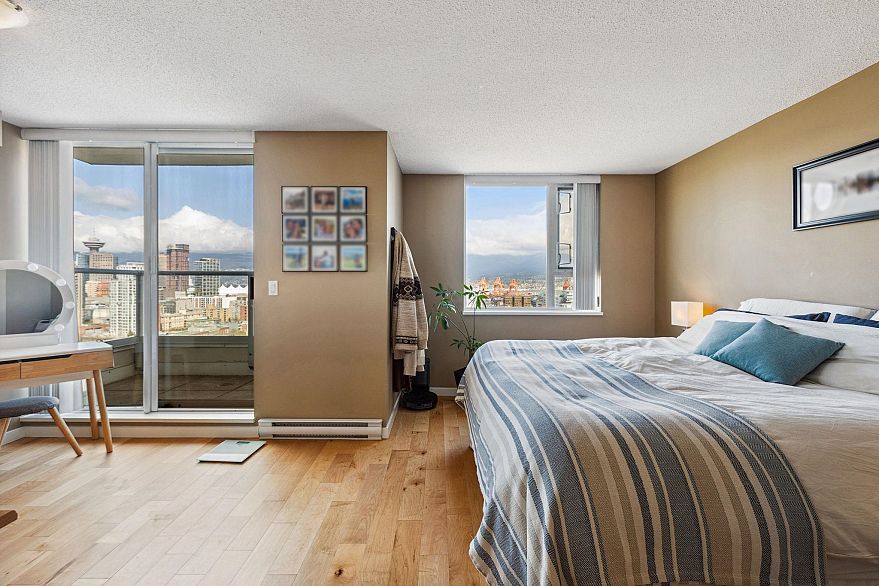 2102 125 Milross Avenue