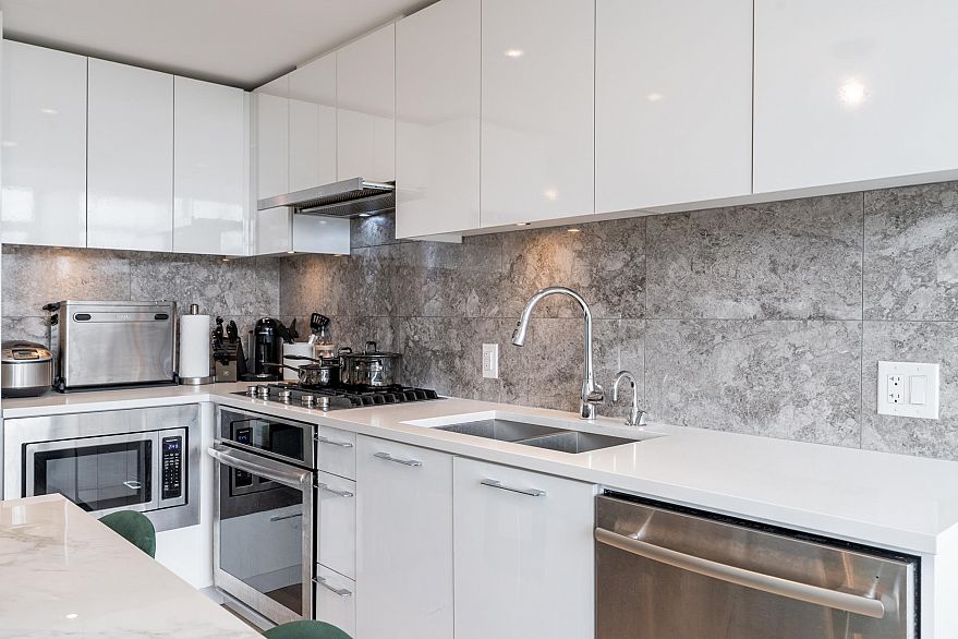 1908 8538 River District Crossing