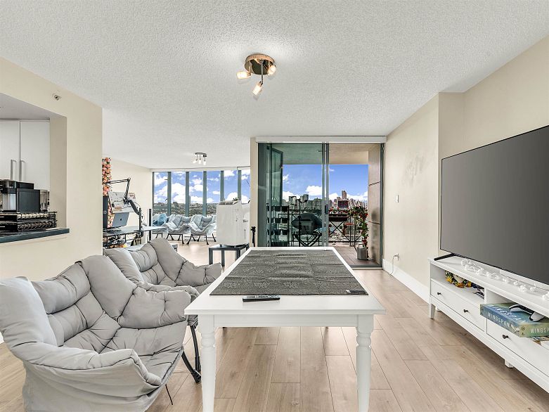 2302 1188 Quebec Street