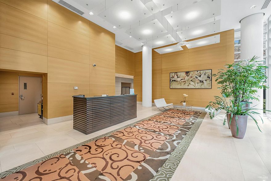 806 590 Nicola Street