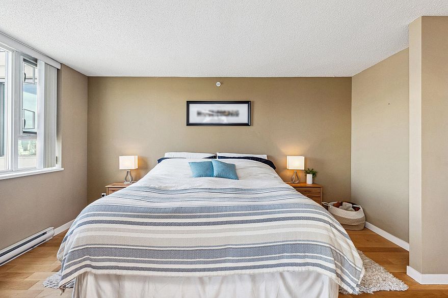 2102 125 Milross Avenue