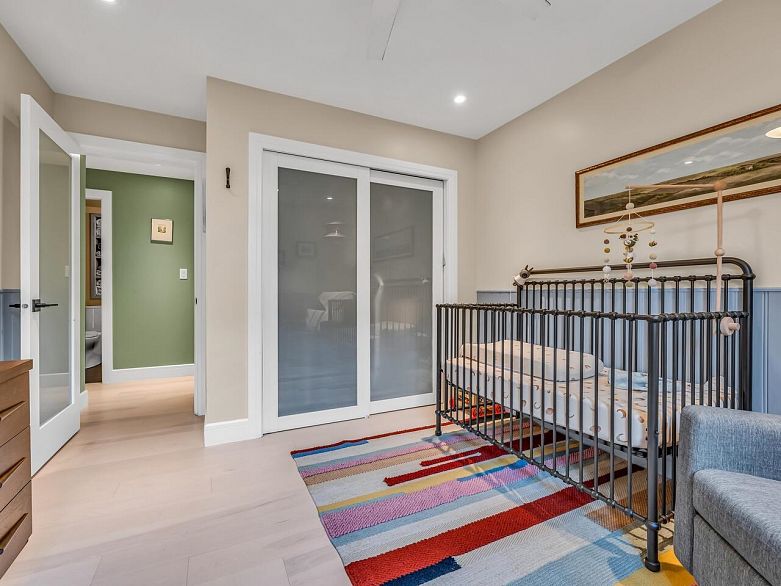 102 334 E 5th Avenue