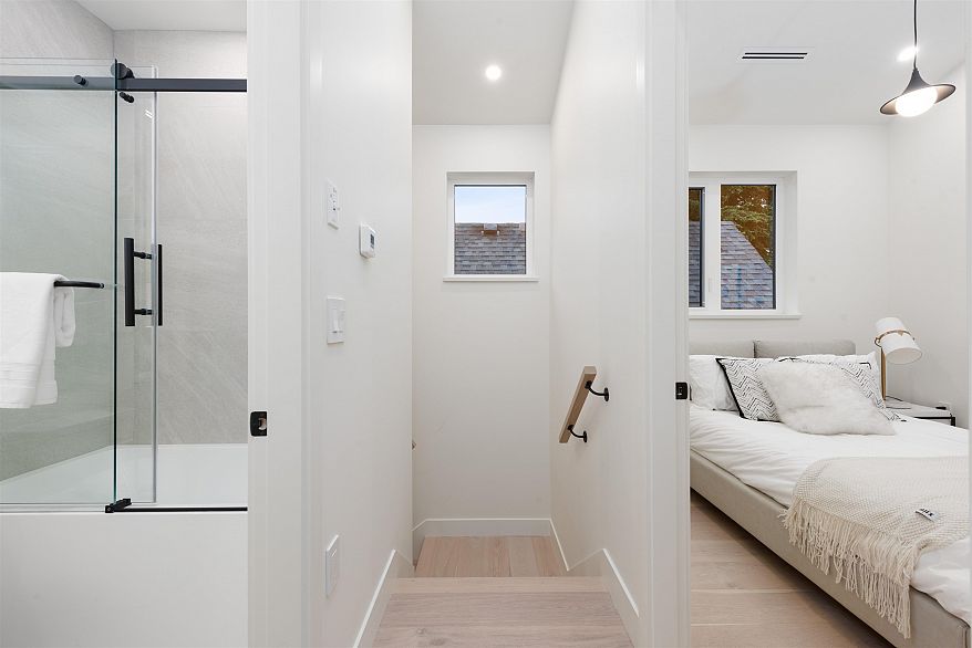 1 65 E King Edward Avenue