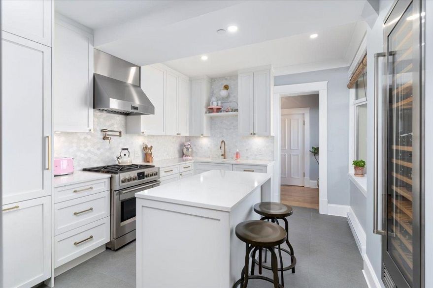 42 1386 Nicola Street