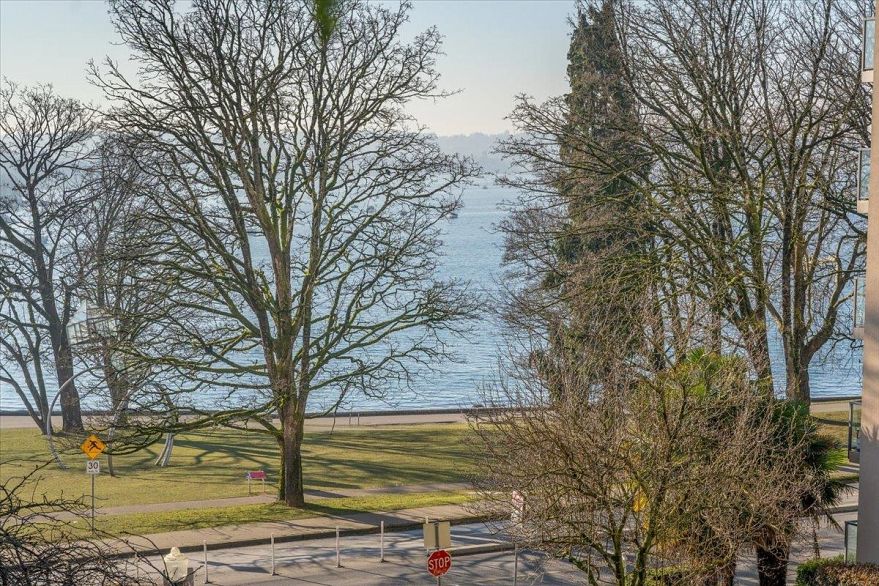 42 1386 Nicola Street