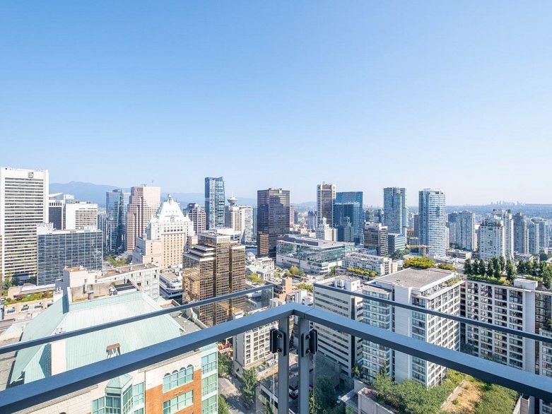 3307 1028 Barclay Street