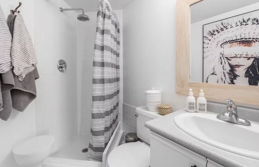 1705 907 BEACH AVENUE, Vancouver BC V6G 1Y3