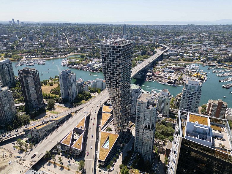 2602 1480 Howe Street