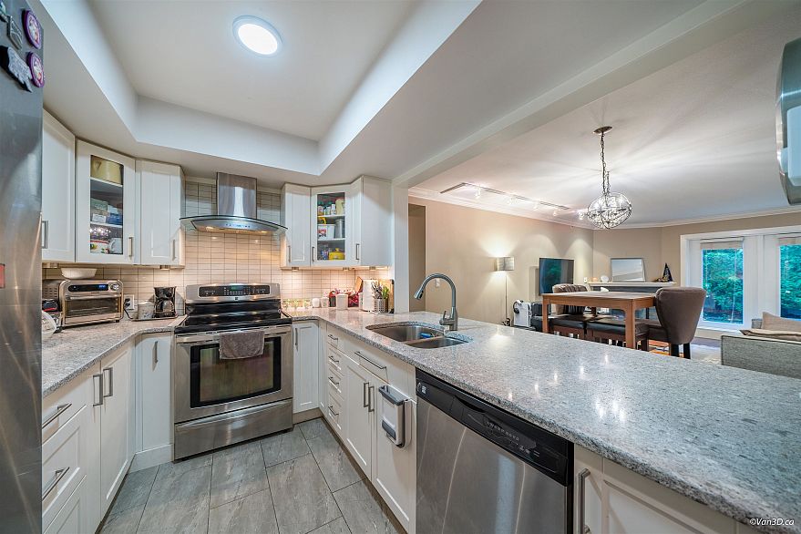 103 3189 Camosun Street