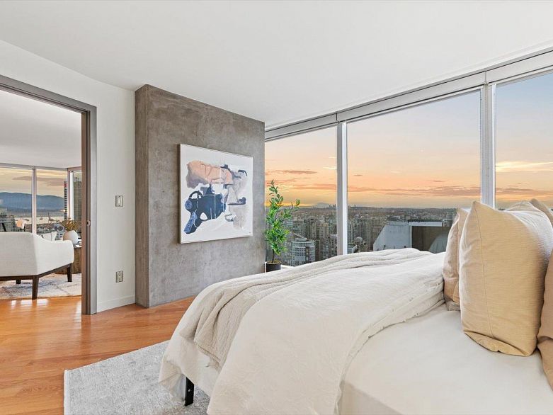 3204 938 Nelson Street