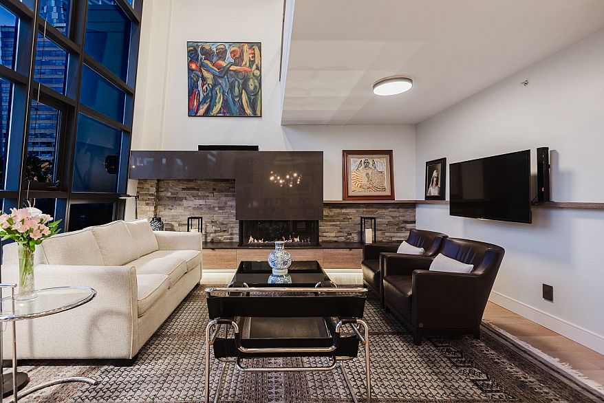 PH7 1688 Robson Street