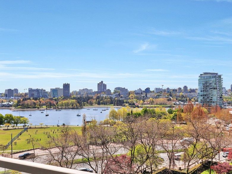 802 1318 Homer Street